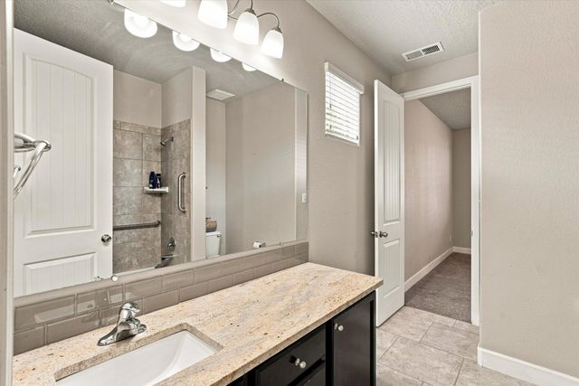 1632 Roble Drive SE, Rio Rancho, NM 87124