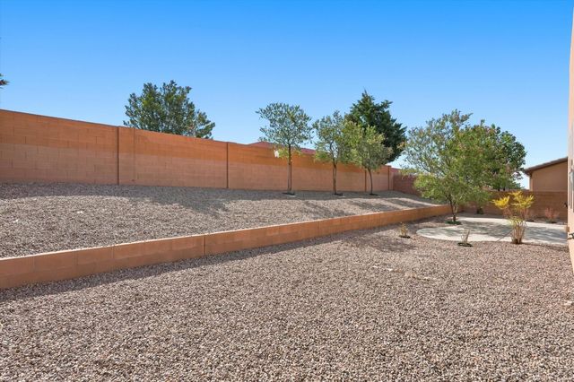 1632 Roble Drive SE, Rio Rancho, NM 87124