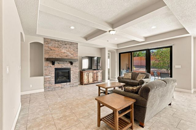 1632 Roble Drive SE, Rio Rancho, NM 87124
