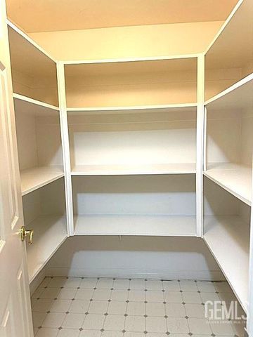 10415 Attleboro Avenue, Bakersfield, CA 93311