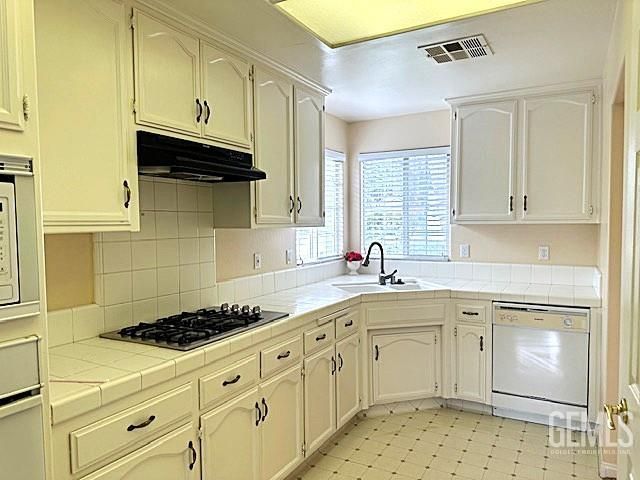 10415 Attleboro Avenue, Bakersfield, CA 93311