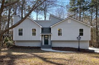 5825 Stonehaven NW Drive, Kennesaw, GA 30152