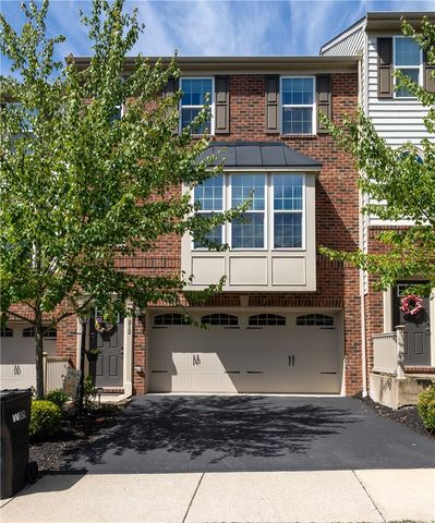 212 Noble Woods Dr, Coraopolis, PA 15108