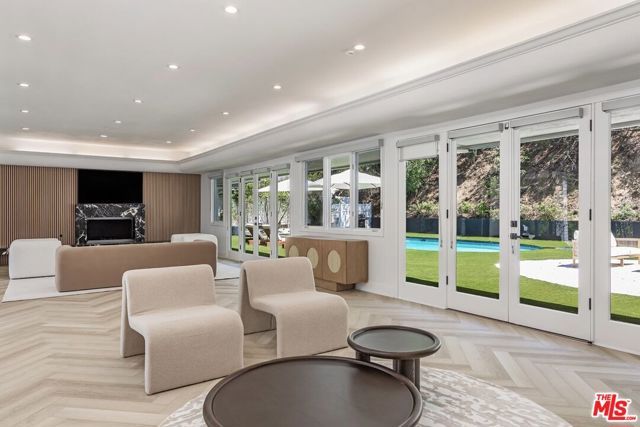 502 Evelyn Place, Beverly Hills, CA 90210