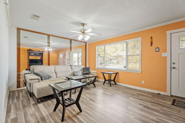 316 Avenue B, La Marque, TX 77568