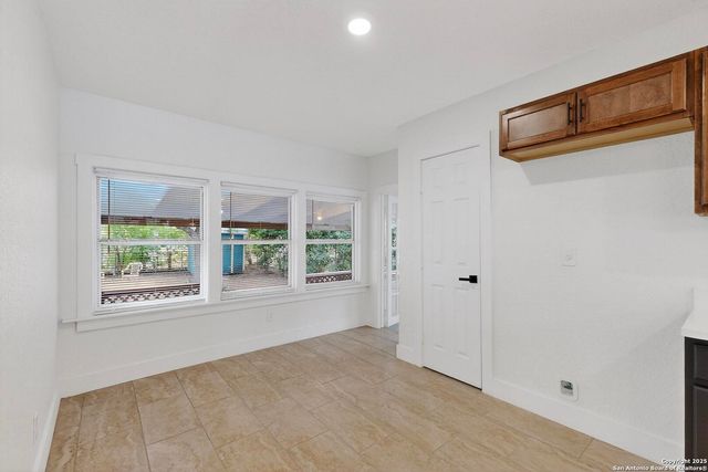 1334 W Theo Ave, San Antonio, TX 78225