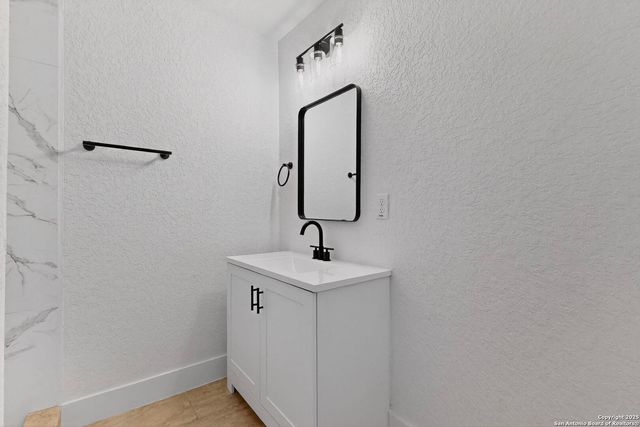 1334 W Theo Ave, San Antonio, TX 78225