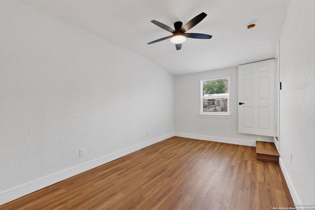 1334 W Theo Ave, San Antonio, TX 78225