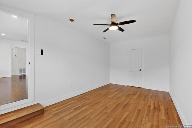 1334 W Theo Ave, San Antonio, TX 78225