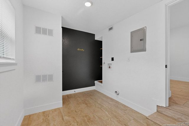 1334 W Theo Ave, San Antonio, TX 78225