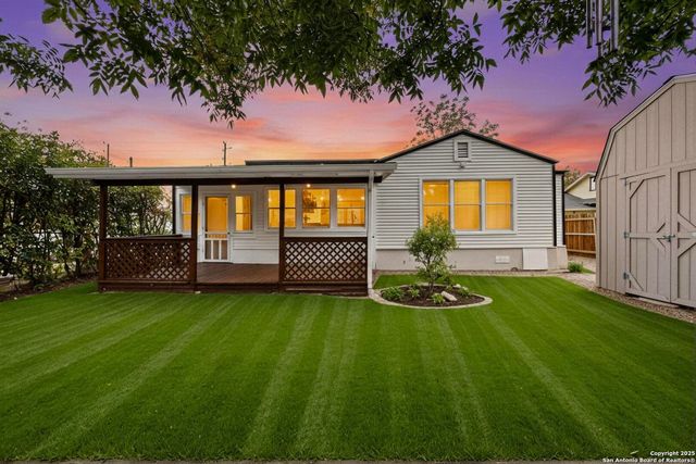 1334 W Theo Ave, San Antonio, TX 78225