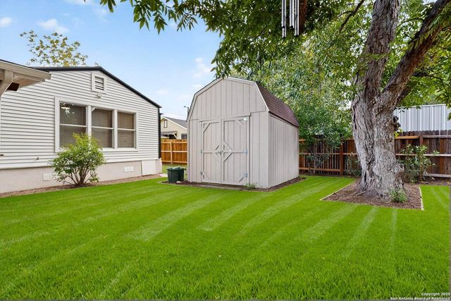 1334 W Theo Ave, San Antonio, TX 78225