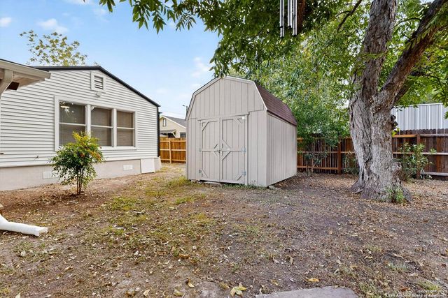 1334 W Theo Ave, San Antonio, TX 78225