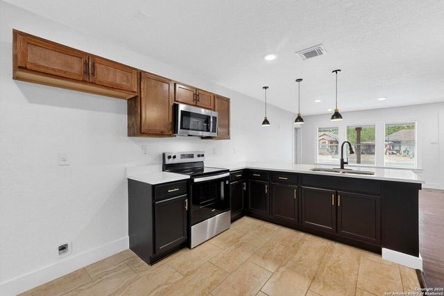 1334 W Theo Ave, San Antonio, TX 78225