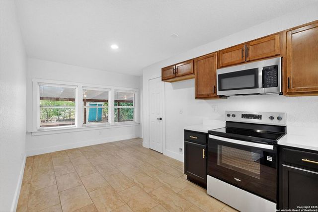 1334 W Theo Ave, San Antonio, TX 78225