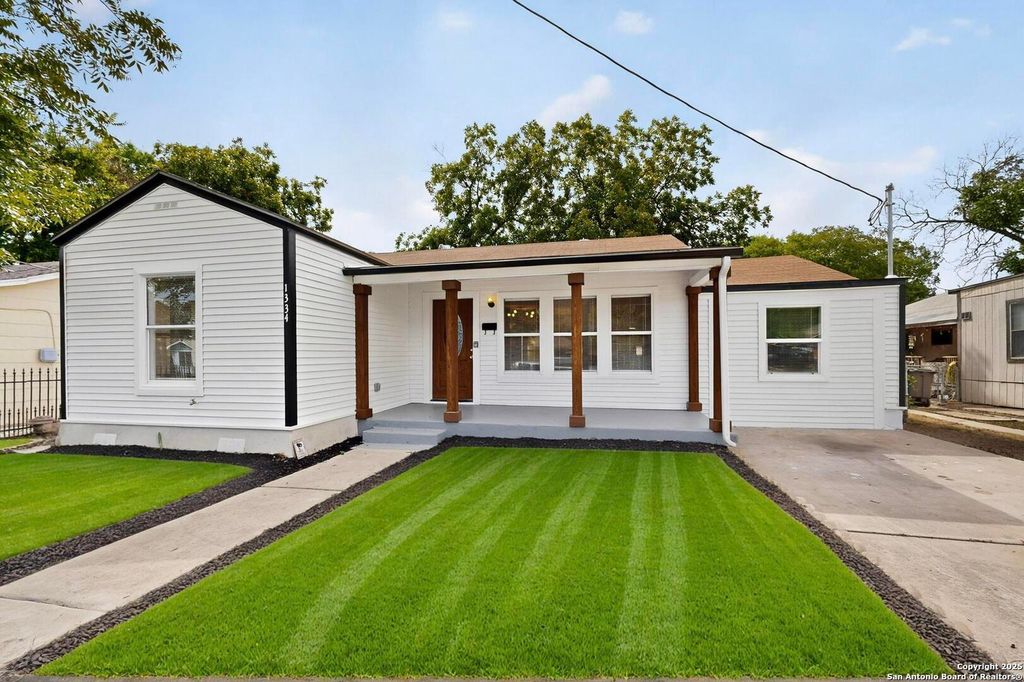1334 W Theo Ave, San Antonio, TX 78225