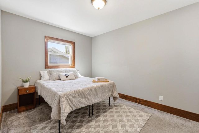 1011 N FAIR STREET, Appleton, WI 54911