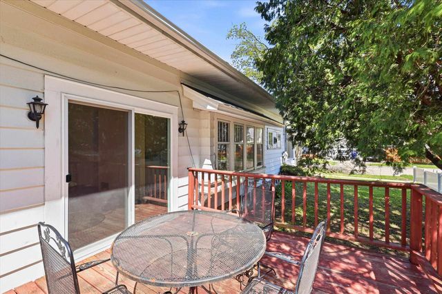 1011 N FAIR STREET, Appleton, WI 54911