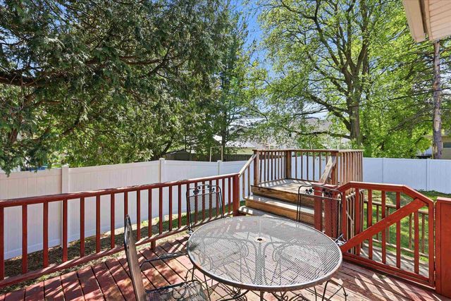 1011 N FAIR STREET, Appleton, WI 54911