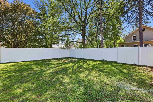 1011 N FAIR STREET, Appleton, WI 54911