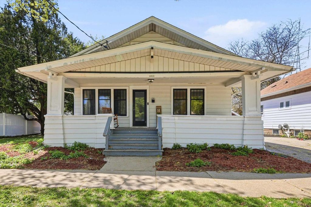 1011 N FAIR STREET, Appleton, WI 54911