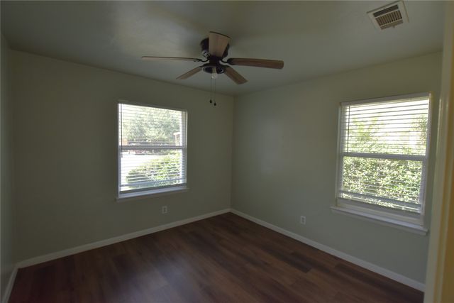 1718 Summit Street, Mesquite, TX 75149