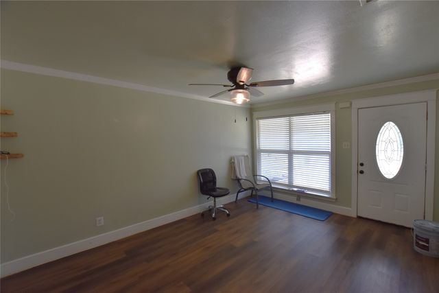 1718 Summit Street, Mesquite, TX 75149