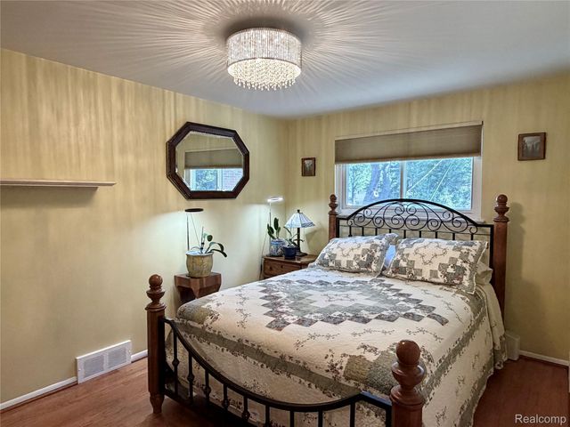 14875 Dogwood Court, Plymouth Charter Township, MI 48170
