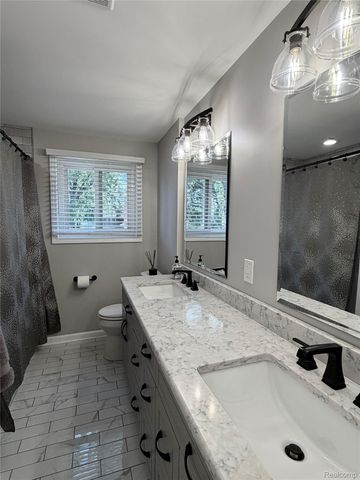 14875 Dogwood Court, Plymouth Charter Township, MI 48170