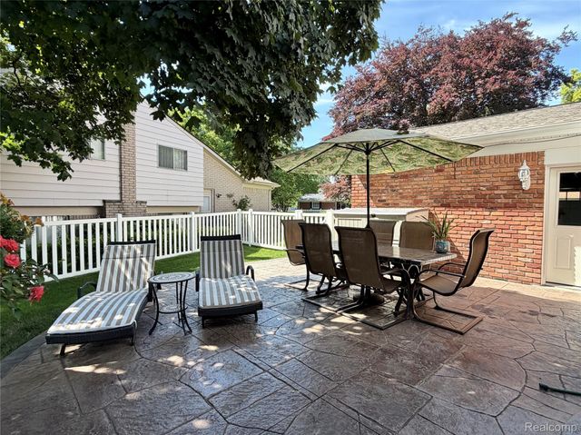 14875 Dogwood Court, Plymouth Charter Township, MI 48170