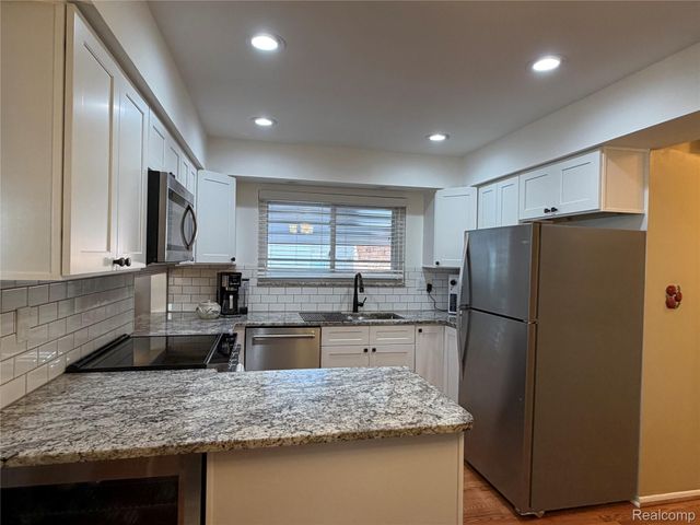 14875 Dogwood Court, Plymouth Charter Township, MI 48170
