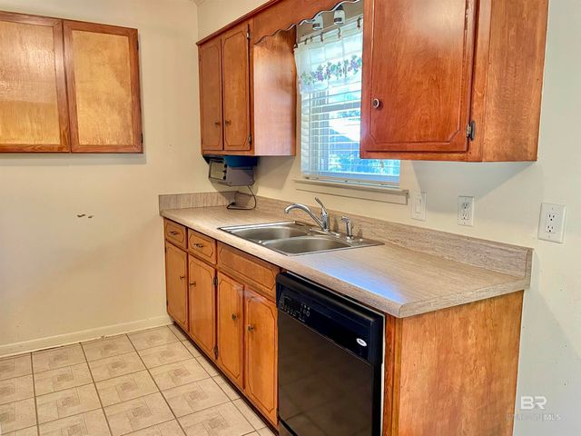 50 Sue Street, Flomaton, AL 36441