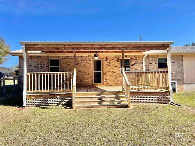 50 Sue Street, Flomaton, AL 36441