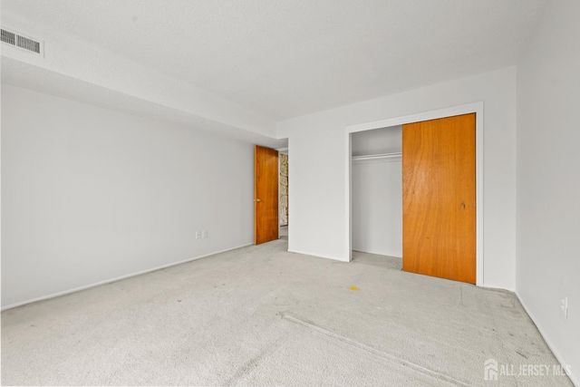 823 Edison Glen Terrace, Edison, NJ 08837