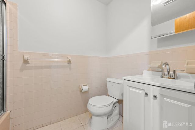 823 Edison Glen Terrace, Edison, NJ 08837