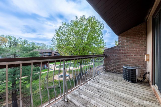 823 Edison Glen Terrace, Edison, NJ 08837