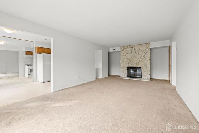 823 Edison Glen Terrace, Edison, NJ 08837