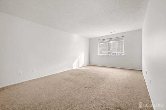 823 Edison Glen Terrace, Edison, NJ 08837