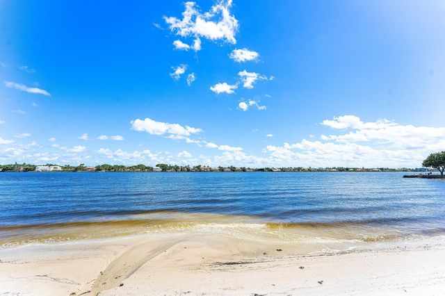 131 Ocean Cay Way 131, Hypoluxo, FL 33462