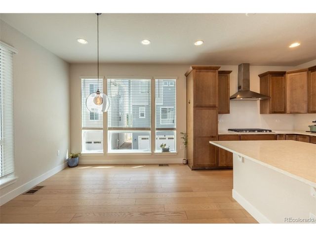 5013 S Queen Ct, Littleton, CO 80127