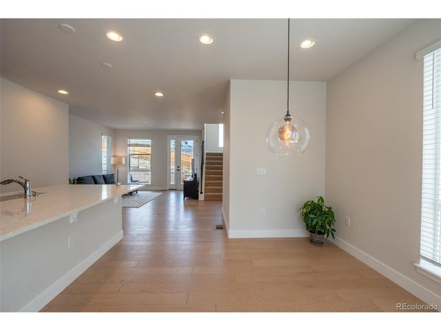 5013 S Queen Ct, Littleton, CO 80127