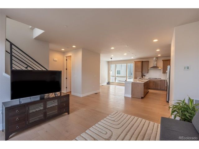 5013 S Queen Ct, Littleton, CO 80127