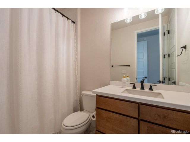 5013 S Queen Ct, Littleton, CO 80127