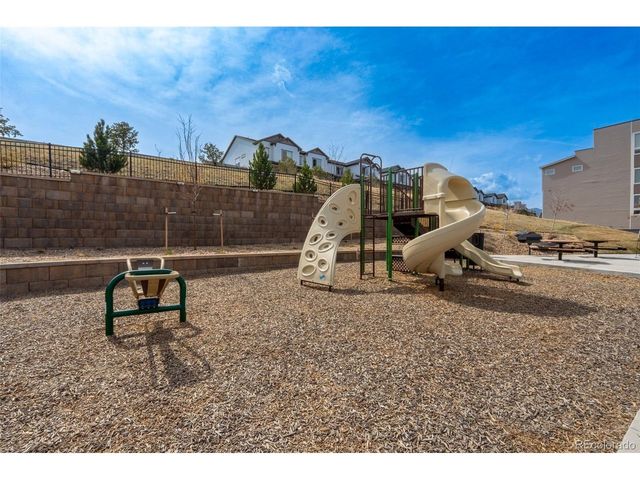 5013 S Queen Ct, Littleton, CO 80127