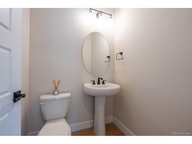 5013 S Queen Ct, Littleton, CO 80127