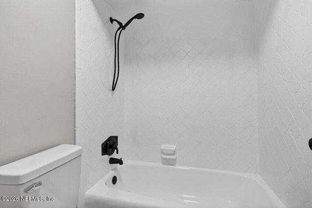 3389 E HERMITAGE Road E, Jacksonville, FL 32277