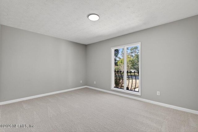 3389 E HERMITAGE Road E, Jacksonville, FL 32277