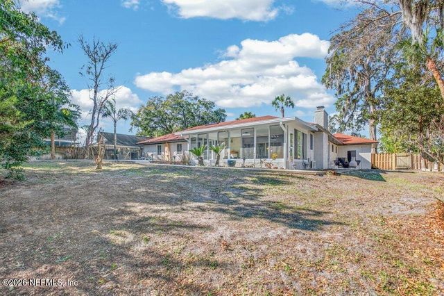 3389 E HERMITAGE Road E, Jacksonville, FL 32277