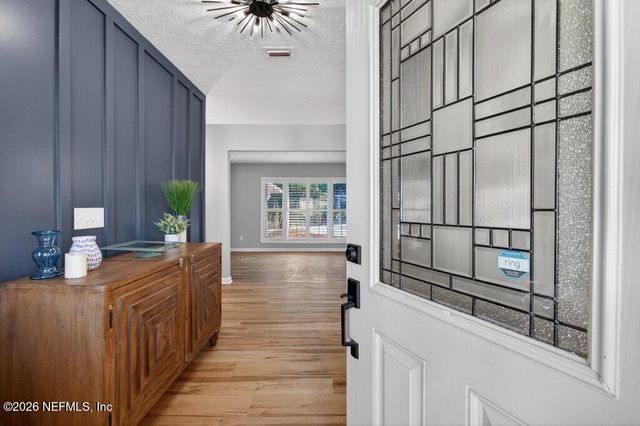 3389 E HERMITAGE Road E, Jacksonville, FL 32277