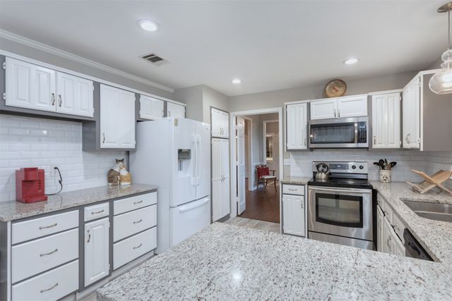 2057 Antwerp Avenue, Plano, TX 75025